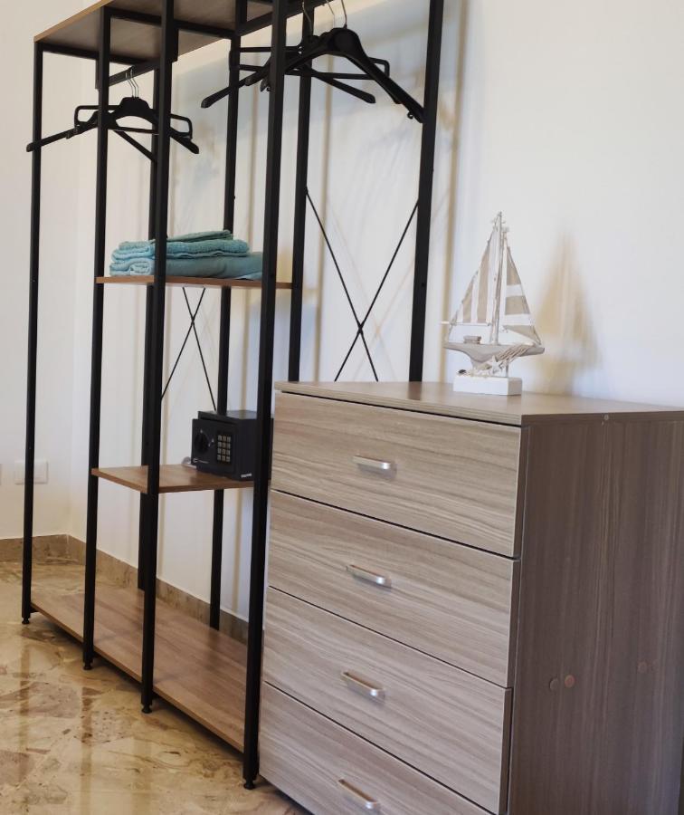 פלרמו Amuni Rooms And Suite Lt מראה חיצוני תמונה